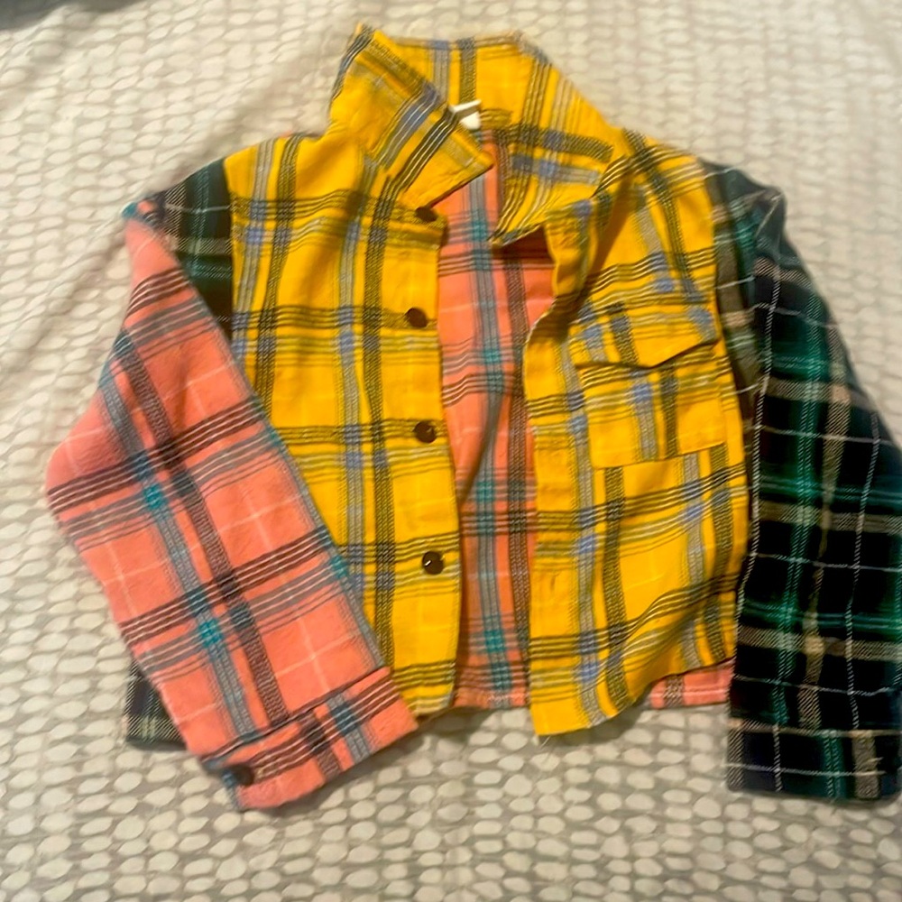 Girl’s size 6 multicolored flannel